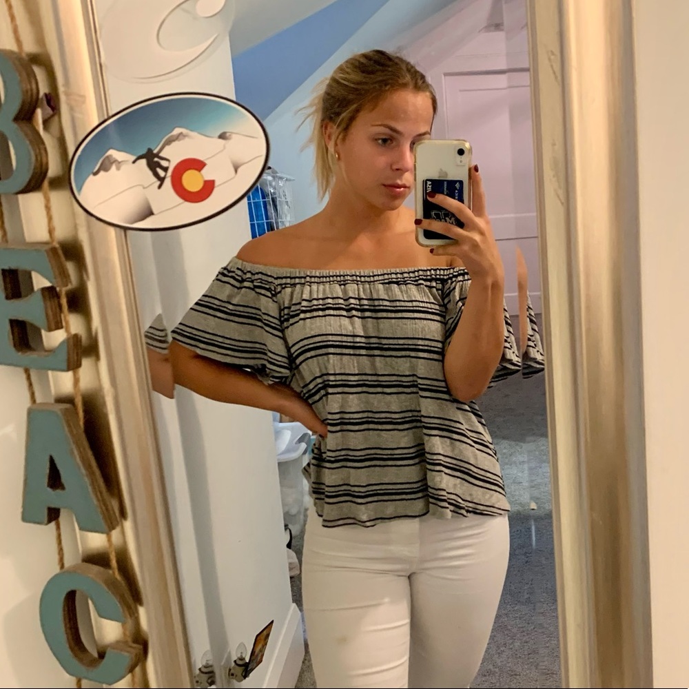 Off the shoulder grey stripped flowy top
